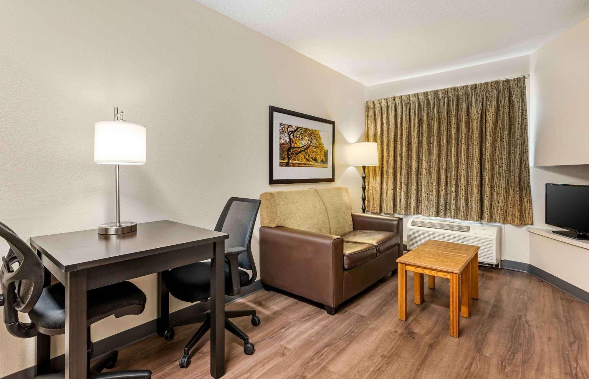 เอ็กซ์เทนด์ สเตย์ อเมริกา บลูแอช รีด ฮาร์ตแมน Hotel ภายนอก รูปภาพ